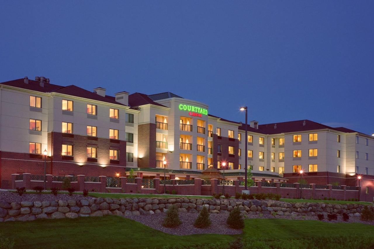 Hotel Courtyard By Marriott Madison East Exterior foto
